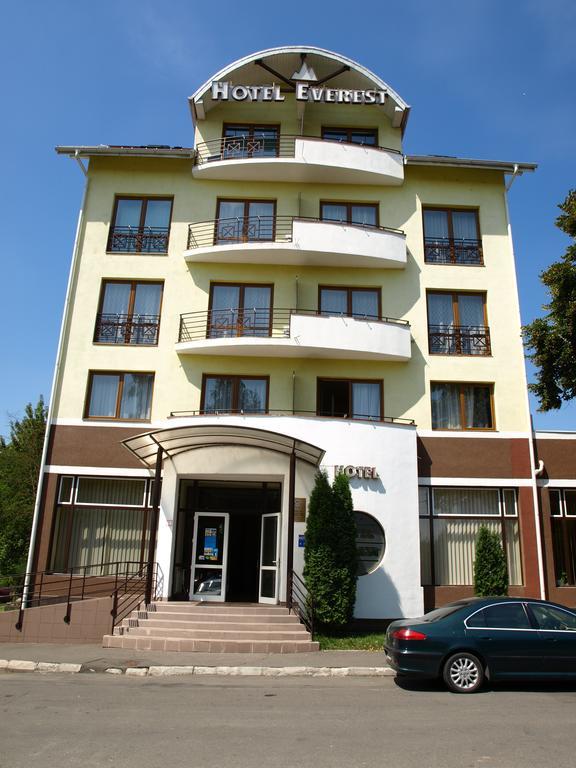 Hotel Everest Târgu-Mureş Esterno foto
