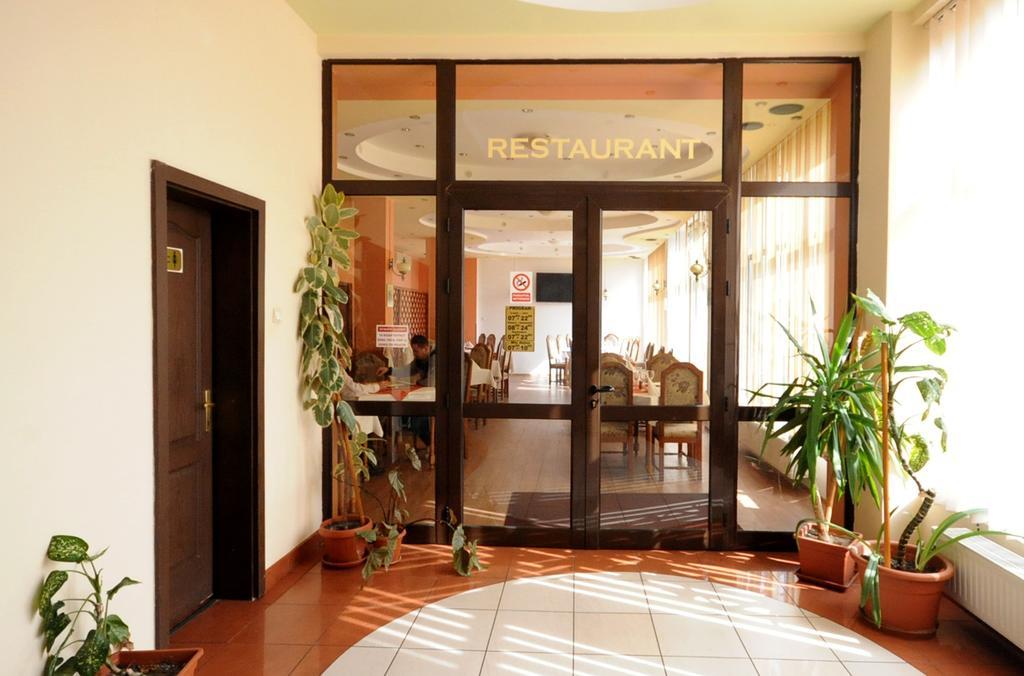 Hotel Everest Târgu-Mureş Esterno foto