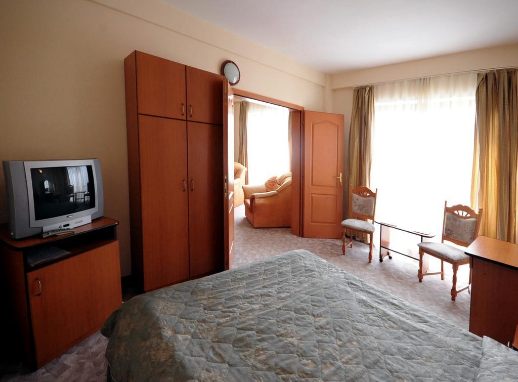 Hotel Everest Târgu-Mureş Esterno foto