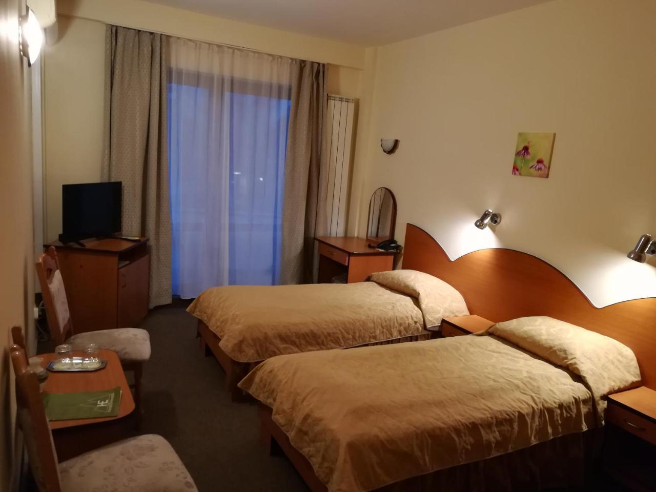 Hotel Everest Târgu-Mureş Esterno foto